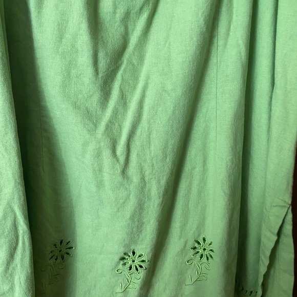 Green woman’s sleeveless linen shirt - Picture 5 of 5